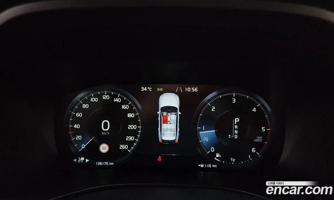 Volvo XC60 2018 2.0 автомат (гидро), фото 11