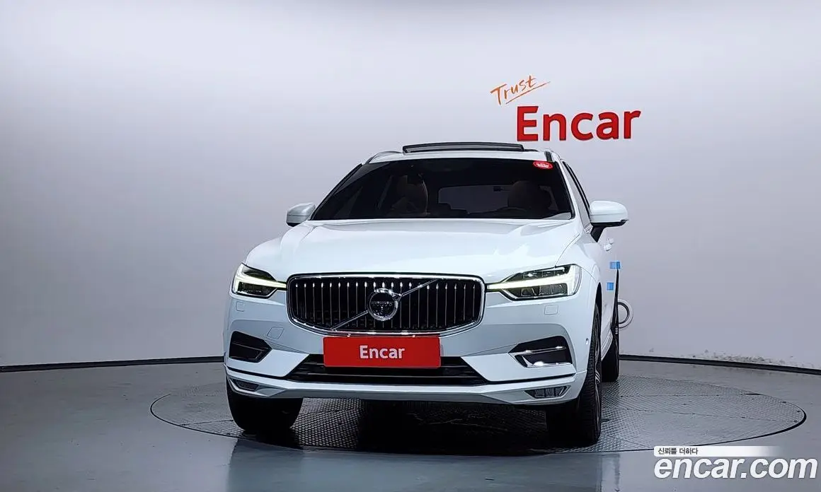 Volvo XC60 2018 2.0 автомат (гидро), фото 3