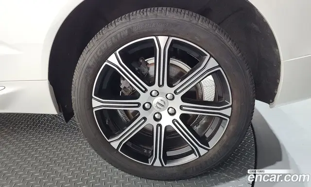 Volvo XC60 2018 2.0 автомат (гидро), миниатюра 7