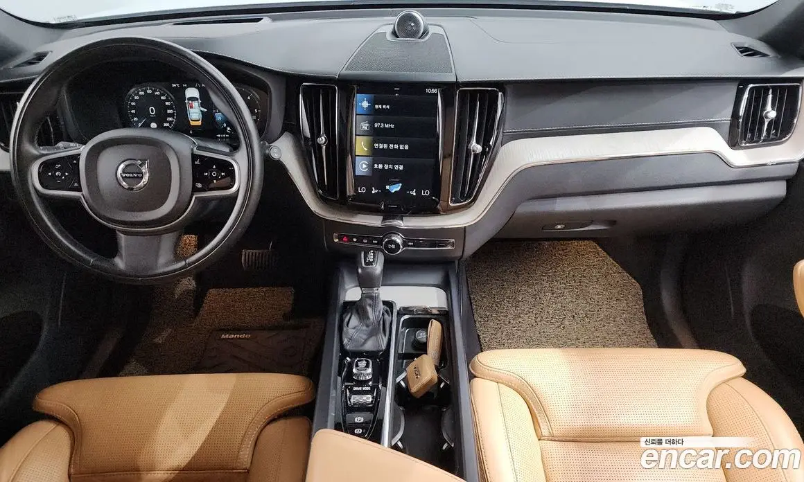 Volvo XC60 2018 2.0 автомат (гидро), фото 10
