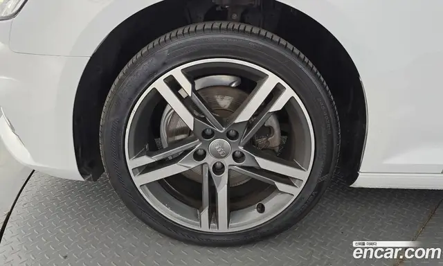 Audi A4 2019 2.0 автомат (гидро), миниатюра 5 Audi A4 2019 2.0 автомат (гидро), миниатюра 5