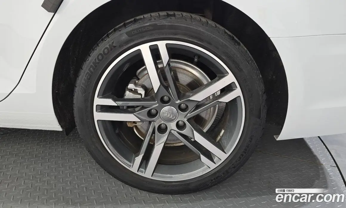 Audi A4 2019 2.0 автомат (гидро), фото 7 Audi A4 2019 2.0 автомат (гидро), фото 7