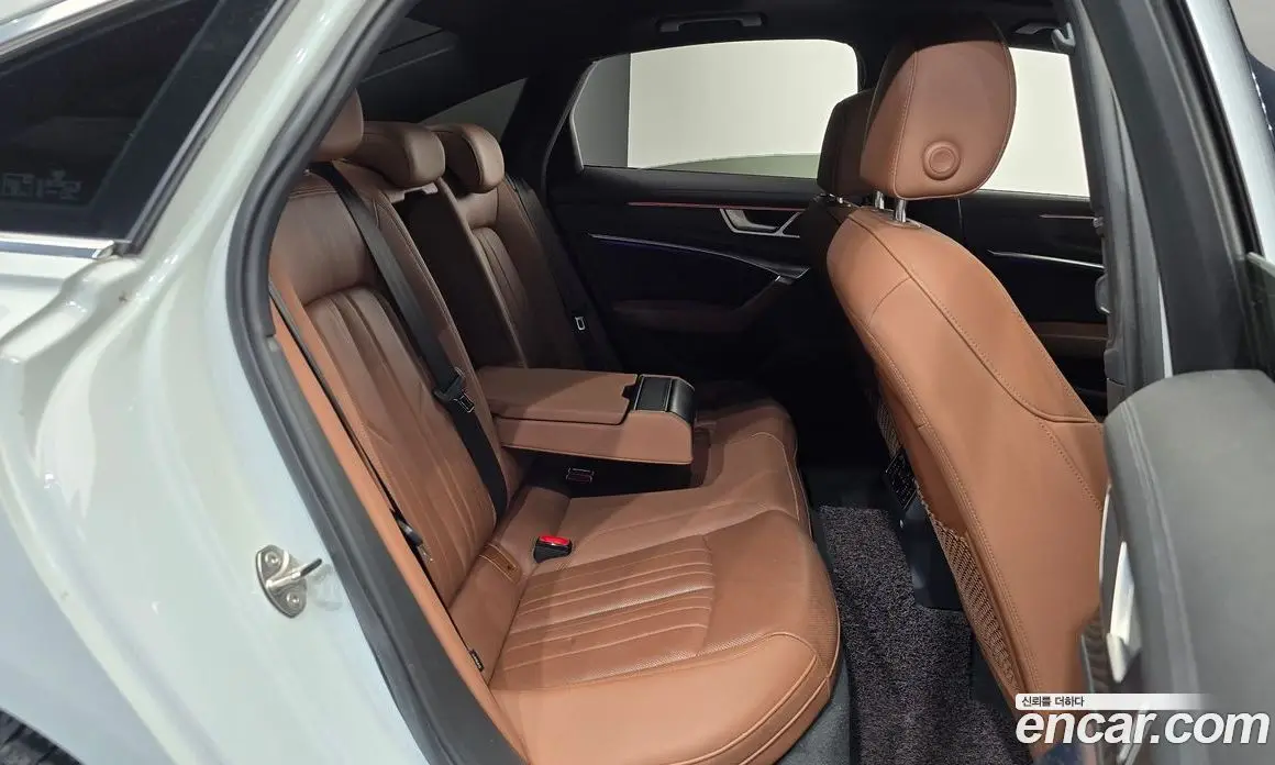 Audi A6 2021 2.0 автомат (гидро), фото 17