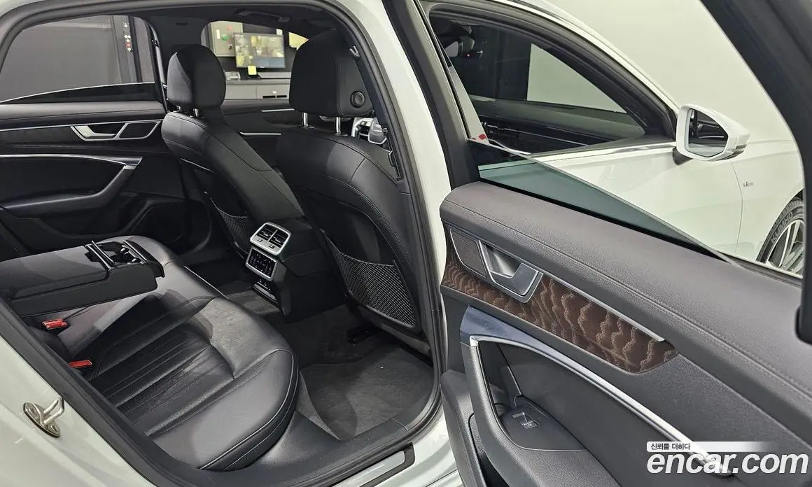 Audi A6 2022 2.0 автомат (гидро), фото 17