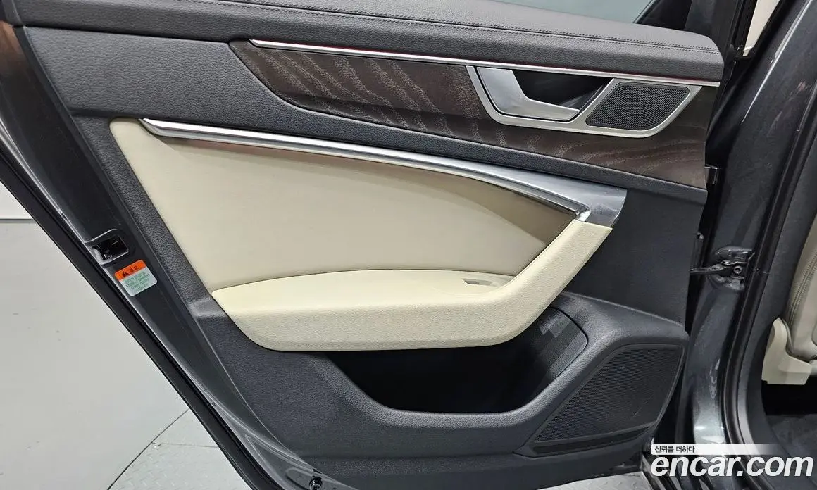 Audi A6 2023 2.0 автомат (гидро), фото 15