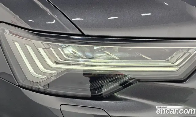 Audi A6 2023 2.0 автомат (гидро), миниатюра 8