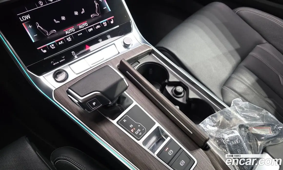 Audi A6 2025 2.0 автомат (гидро), фото 12