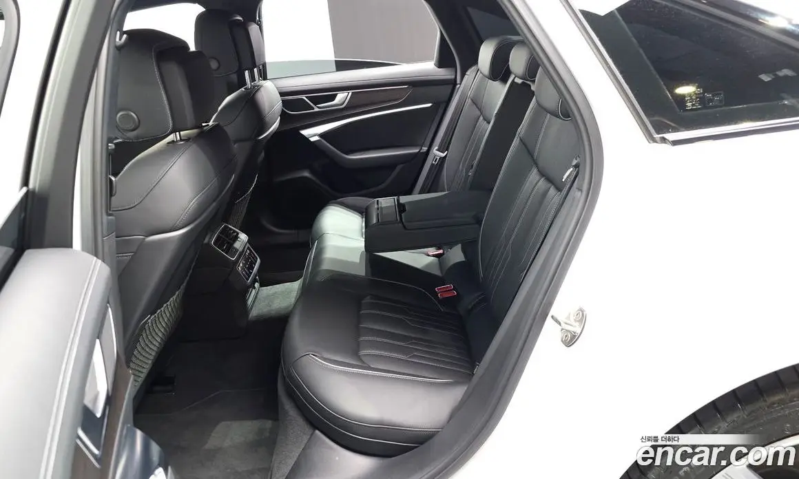 Audi A6 2025 2.0 автомат (гидро), фото 18