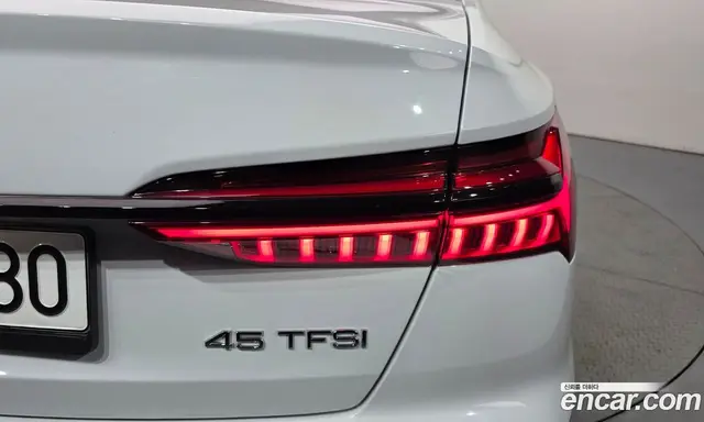 Audi A6 2025 2.0 автомат (гидро), миниатюра 9