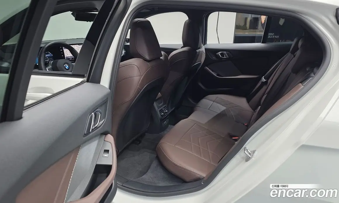 BMW 1 серия 2025 2.0 автомат (гидро), фото 15 BMW 1 серия 2025 2.0 автомат (гидро), фото 15