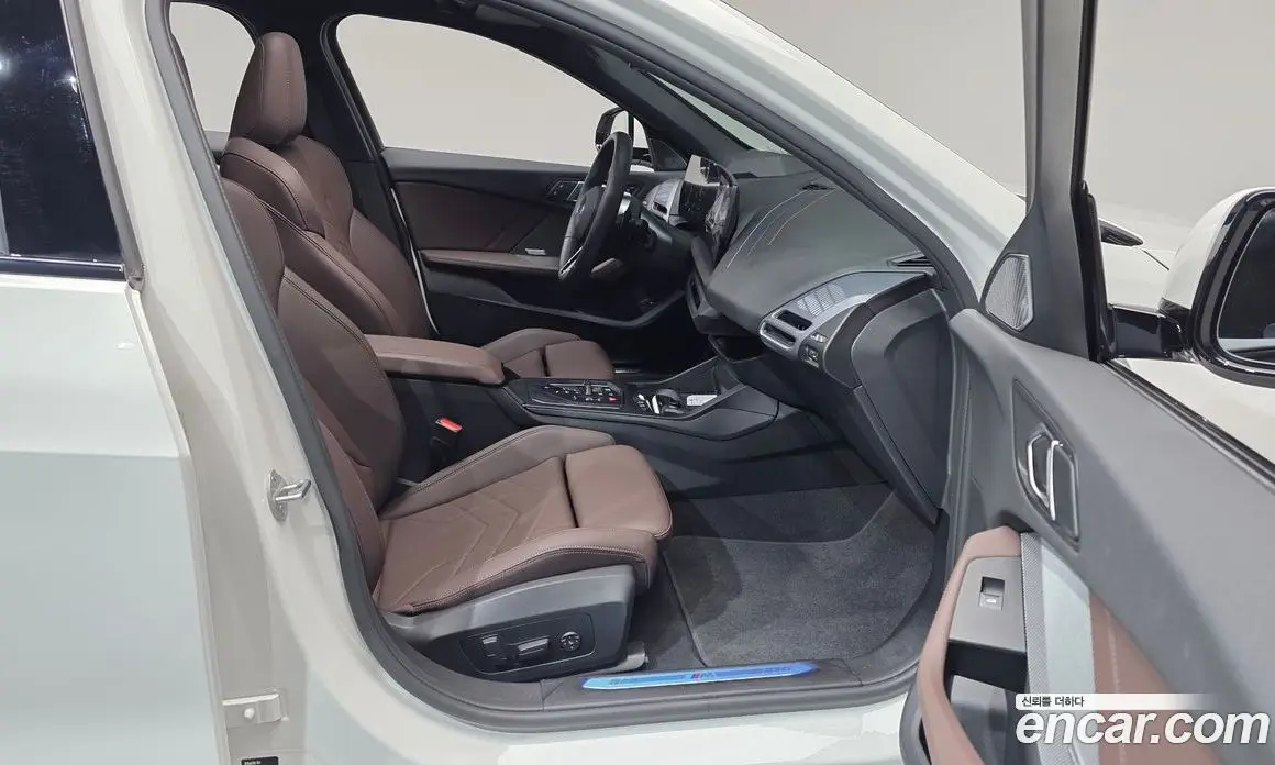 BMW 1 серия 2025 2.0 автомат (гидро), фото 16 BMW 1 серия 2025 2.0 автомат (гидро), фото 16