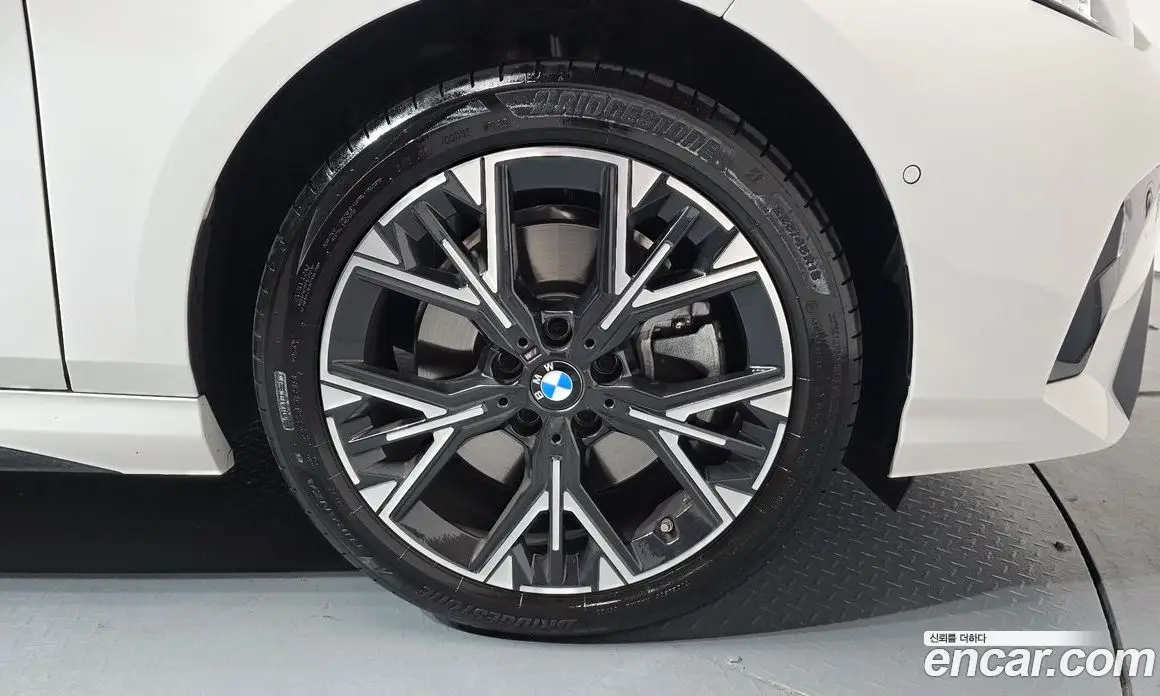 BMW 1 серия 2025 2.0 автомат (гидро), фото 4 BMW 1 серия 2025 2.0 автомат (гидро), фото 4