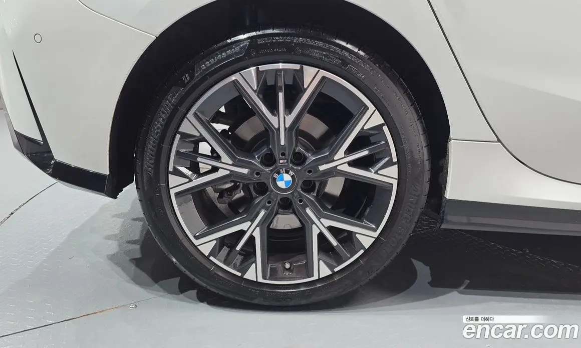 BMW 1 серия 2025 2.0 автомат (гидро), фото 6 BMW 1 серия 2025 2.0 автомат (гидро), фото 6