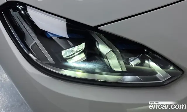 BMW 1 серия 2025 2.0 автомат (гидро), миниатюра 7 BMW 1 серия 2025 2.0 автомат (гидро), миниатюра 7