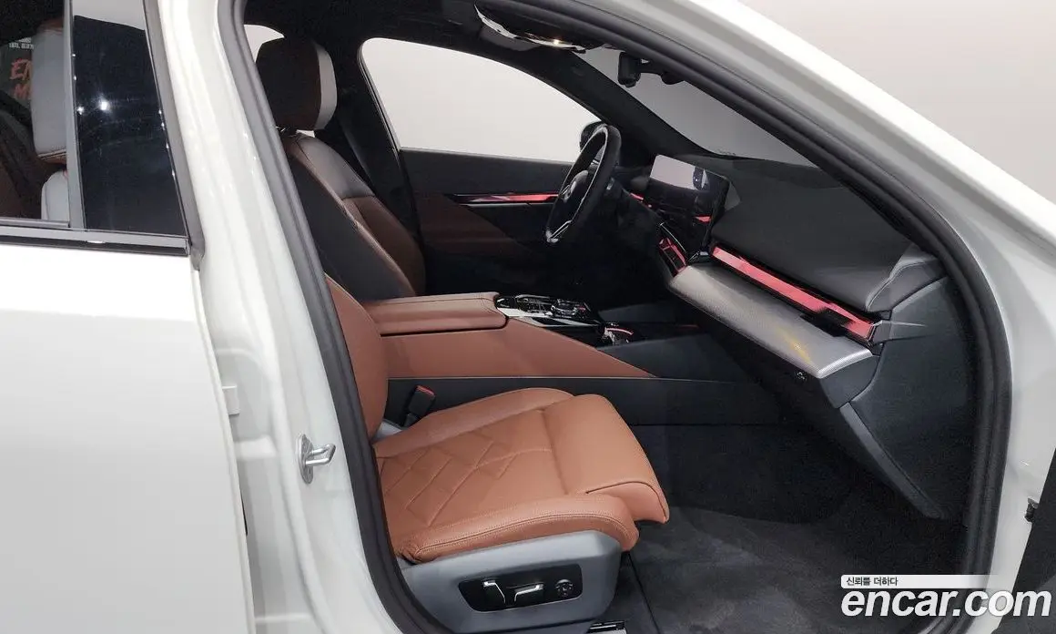 BMW 5 серия 2025 2.0 автомат (гидро), фото 16