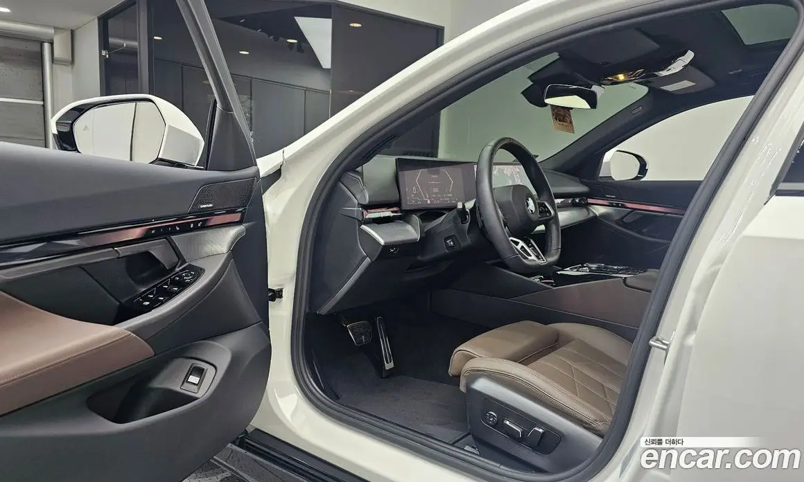 BMW 5 серия 2025 2.0 автомат (гидро), фото 13