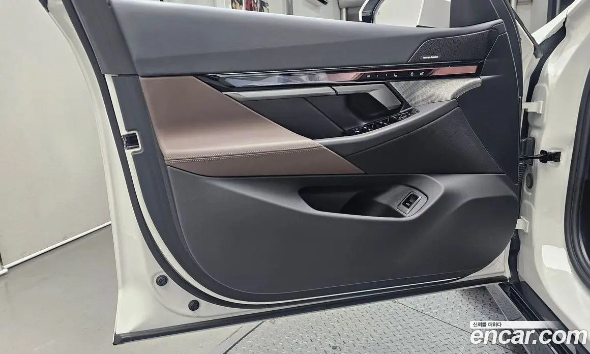 BMW 5 серия 2025 2.0 автомат (гидро), фото 14