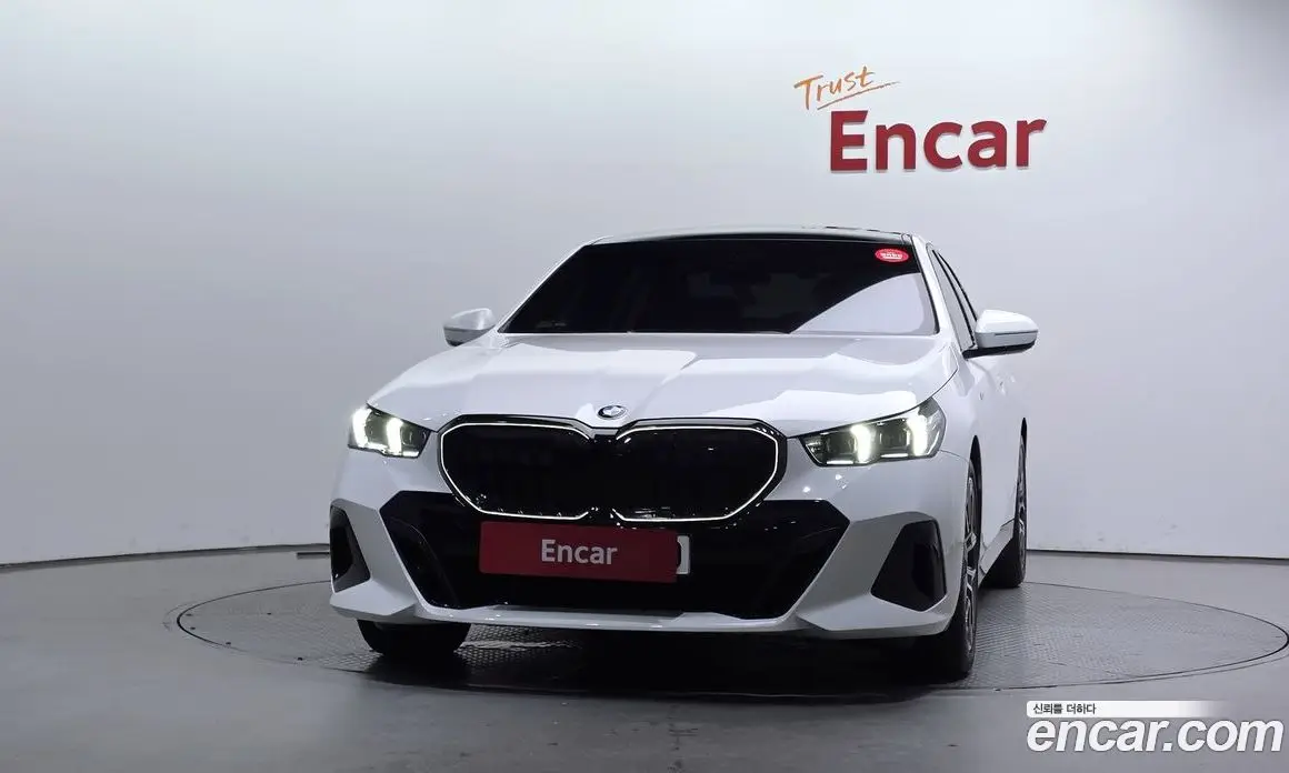 BMW 5 серия 2025 2.0 автомат (гидро), фото 3