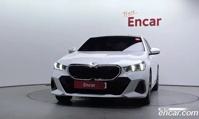 BMW 5 серия 2025 2.0 автомат (гидро), миниатюра 3