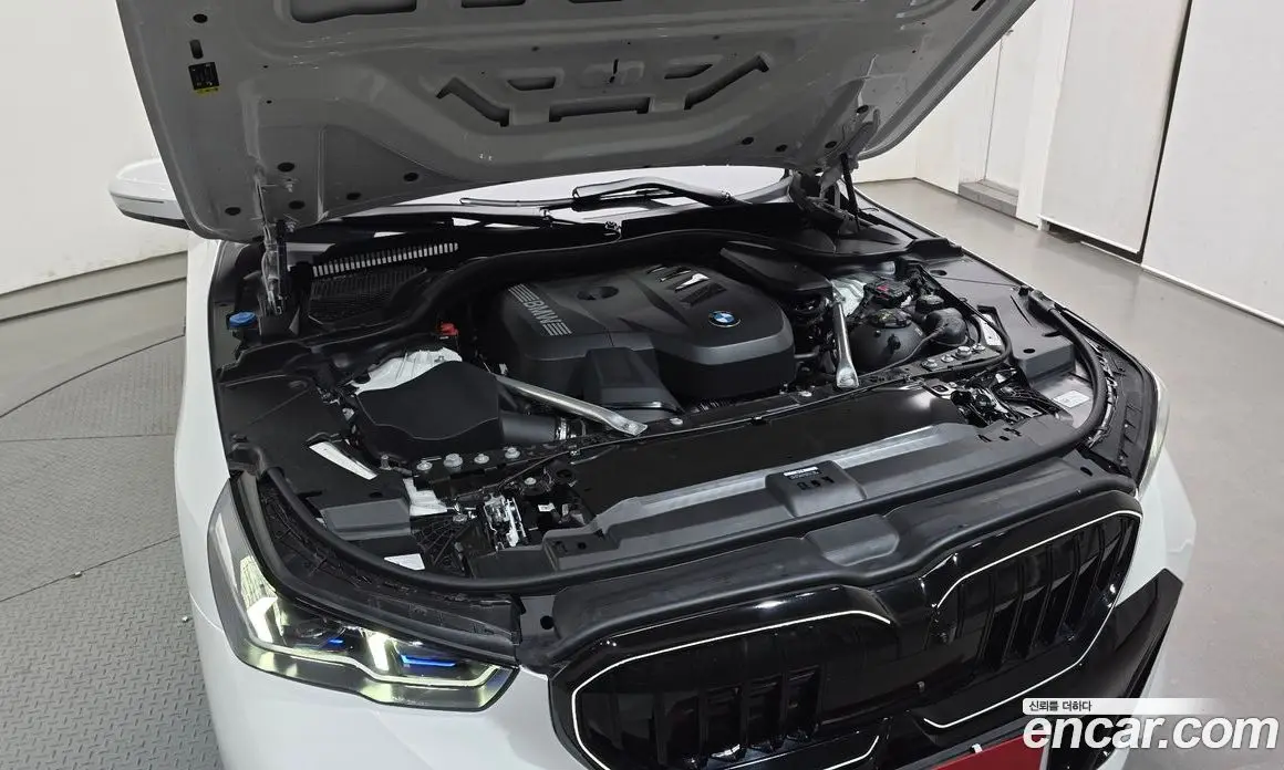 BMW 5 серия 2025 2.0 автомат (гидро), фото 6