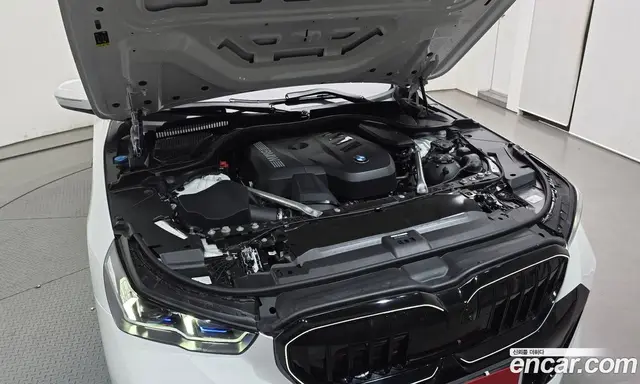 BMW 5 серия 2025 2.0 автомат (гидро), миниатюра 6