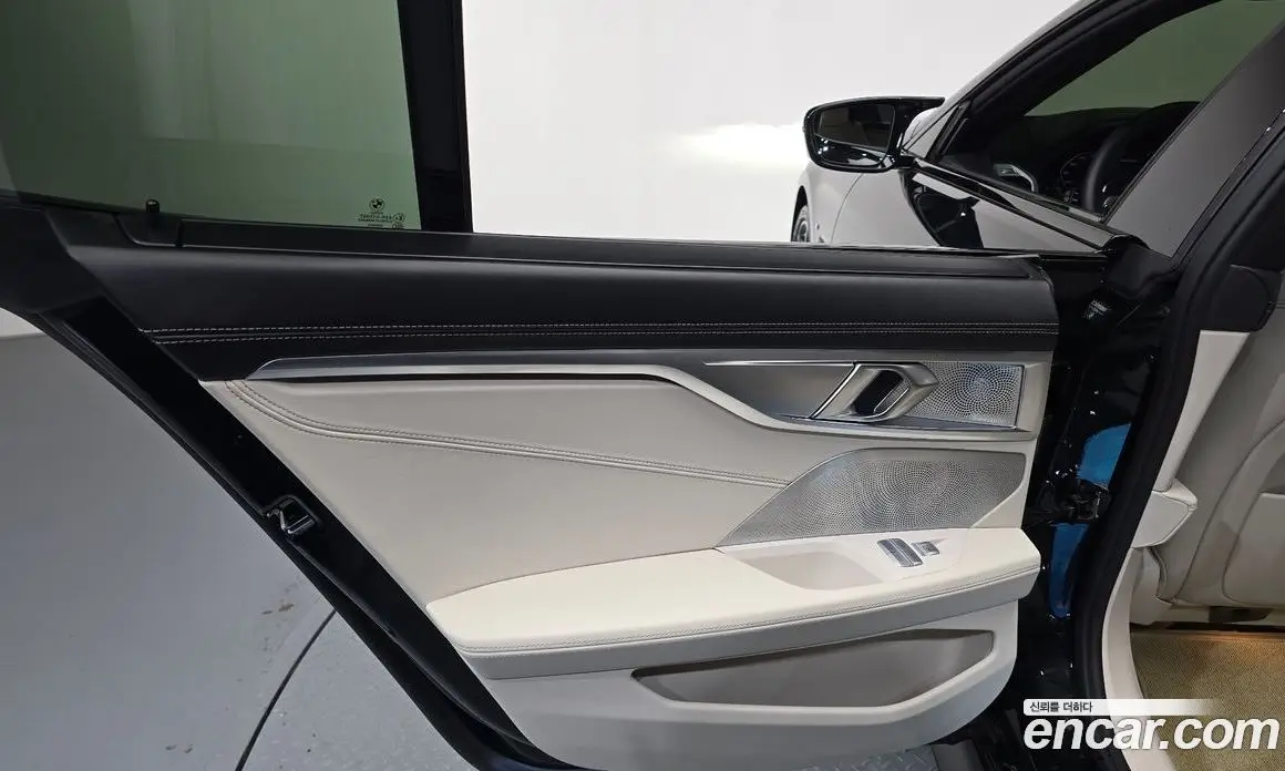 BMW 8 серия 2025 4.4 автомат (гидро), фото 15 BMW 8 серия 2025 4.4 автомат (гидро), фото 15