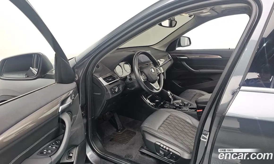 BMW X1 2021 2.0 автомат (гидро), фото 13