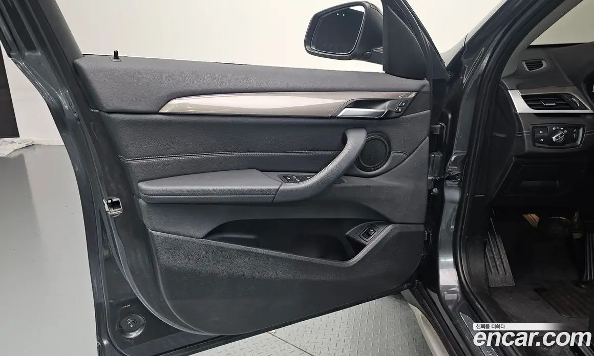 BMW X1 2021 2.0 автомат (гидро), фото 14