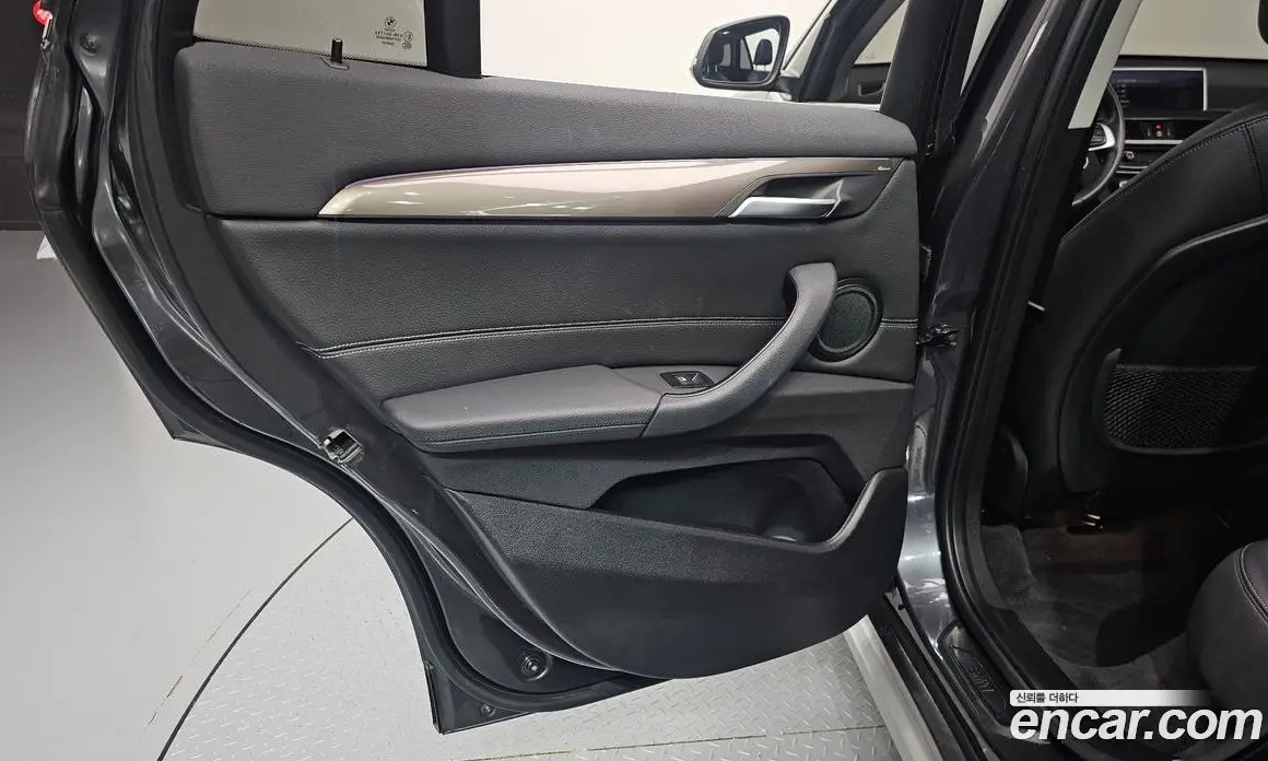BMW X1 2021 2.0 автомат (гидро), фото 15