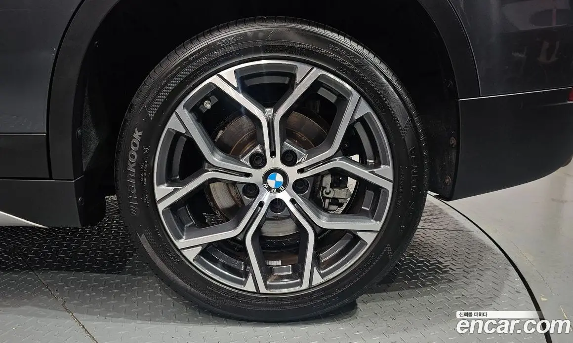 BMW X1 2021 2.0 автомат (гидро), фото 7