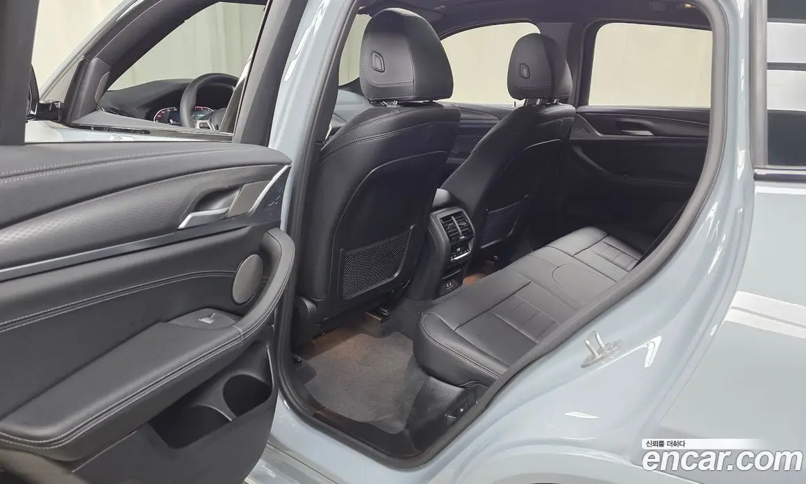 BMW X4 2025 2.0 автомат (гидро), фото 17