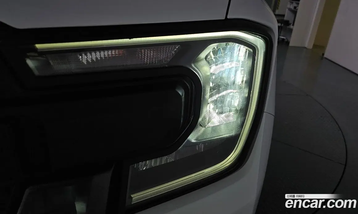 Ford Ranger 2023 2.0 автомат (гидро), фото 8