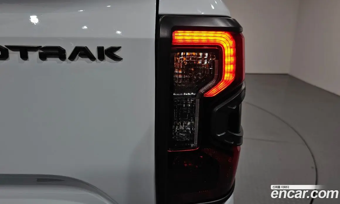 Ford Ranger 2023 2.0 автомат (гидро), фото 9