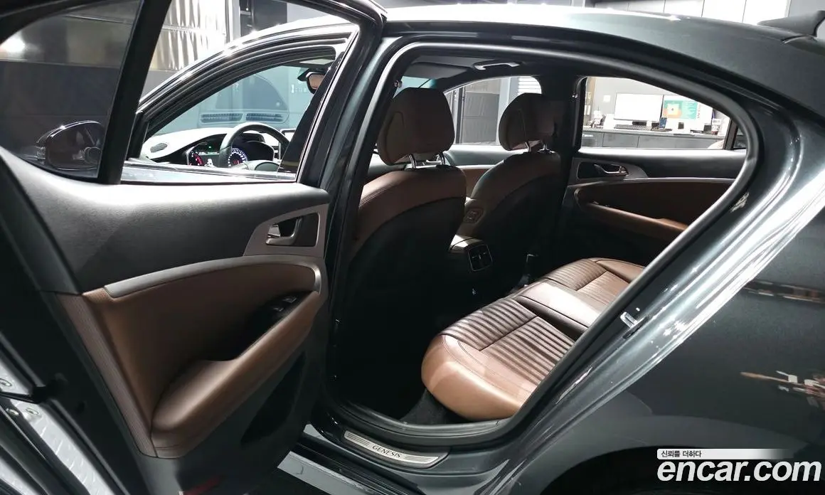 Genesis G70 2019 2.0 автомат (гидро), фото 16 Genesis G70 2019 2.0 автомат (гидро), фото 16