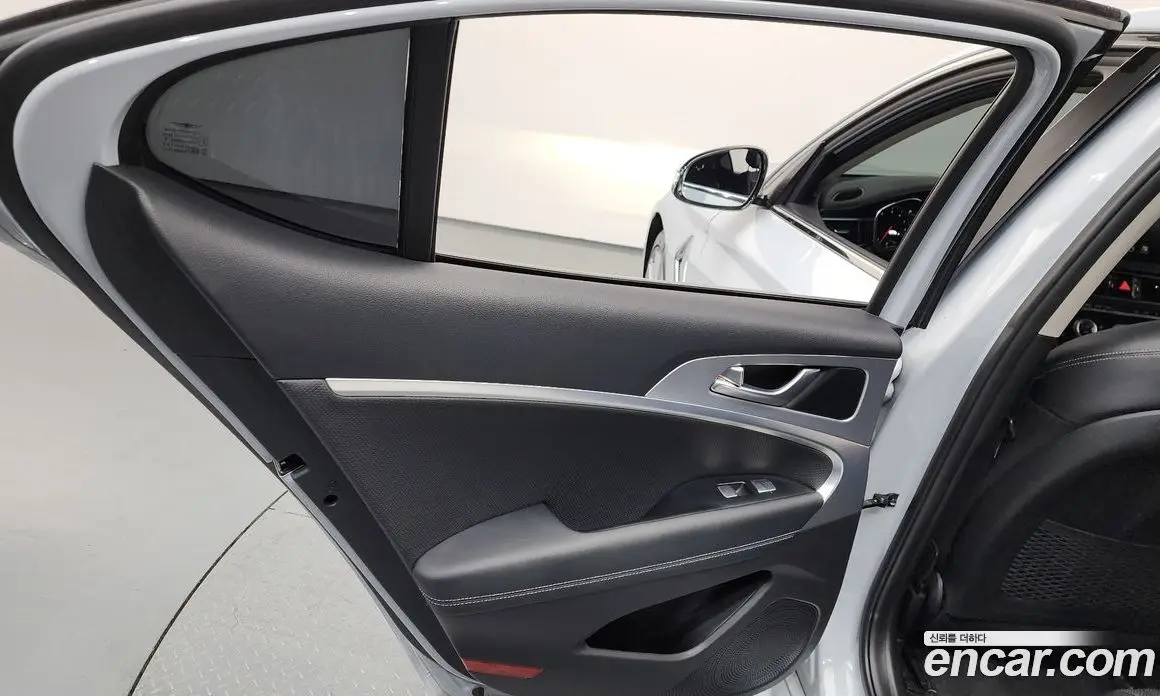 Genesis G70 2020 2.0 автомат (гидро), фото 15 Genesis G70 2020 2.0 автомат (гидро), фото 15