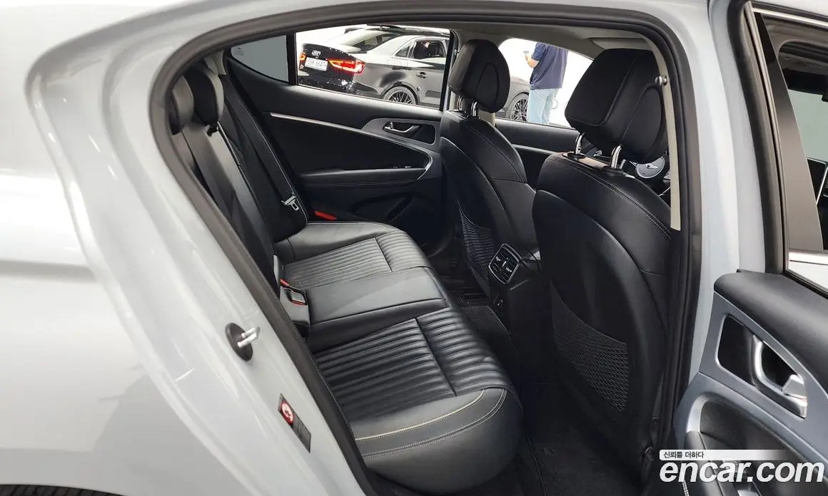Genesis G70 2020 2.0 автомат (гидро), фото 17 Genesis G70 2020 2.0 автомат (гидро), фото 17