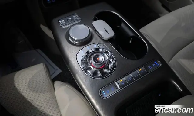 Genesis GV60 2022 0.1 автомат (гидро), миниатюра 11