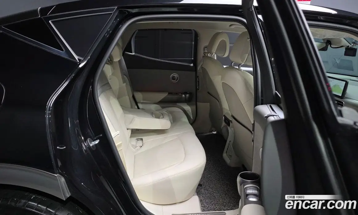Genesis GV60 2022 0.1 автомат (гидро), фото 17
