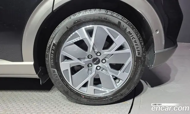 Genesis GV60 2022 0.1 автомат (гидро), миниатюра 6