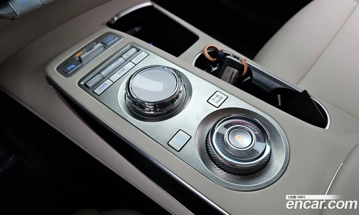 Genesis GV70 2022 2.5 автомат (гидро), фото 12 Genesis GV70 2022 2.5 автомат (гидро), фото 12