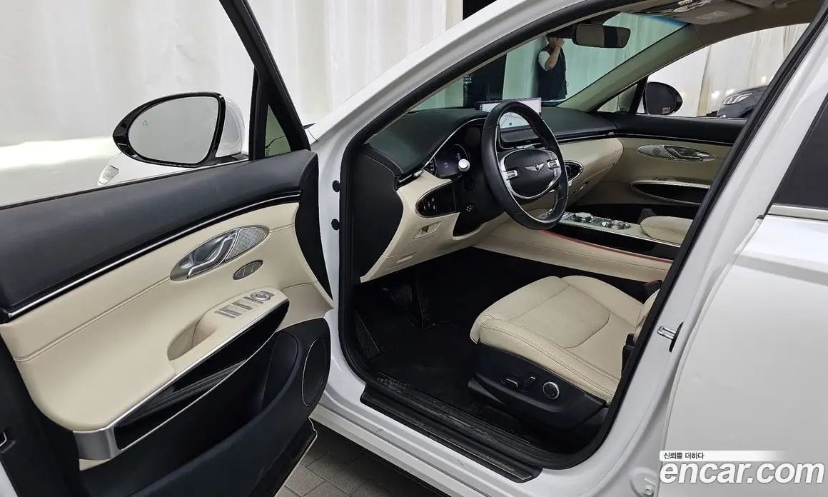 Genesis GV70 2022 2.5 автомат (гидро), фото 13 Genesis GV70 2022 2.5 автомат (гидро), фото 13