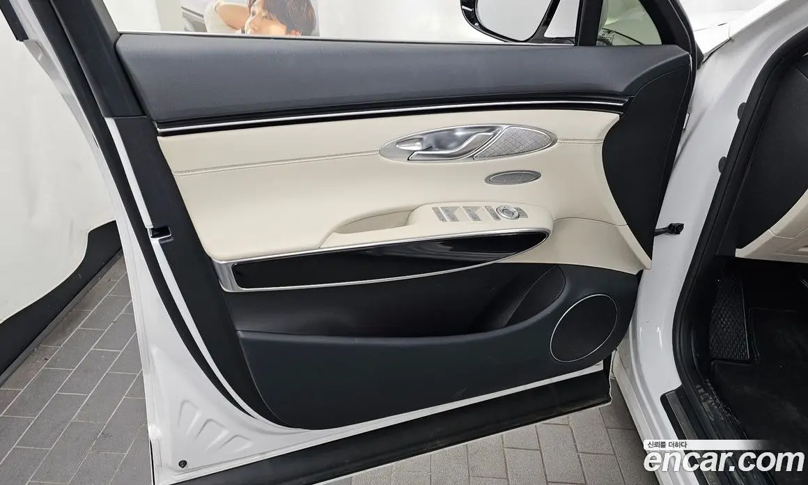 Genesis GV70 2022 2.5 автомат (гидро), фото 14 Genesis GV70 2022 2.5 автомат (гидро), фото 14