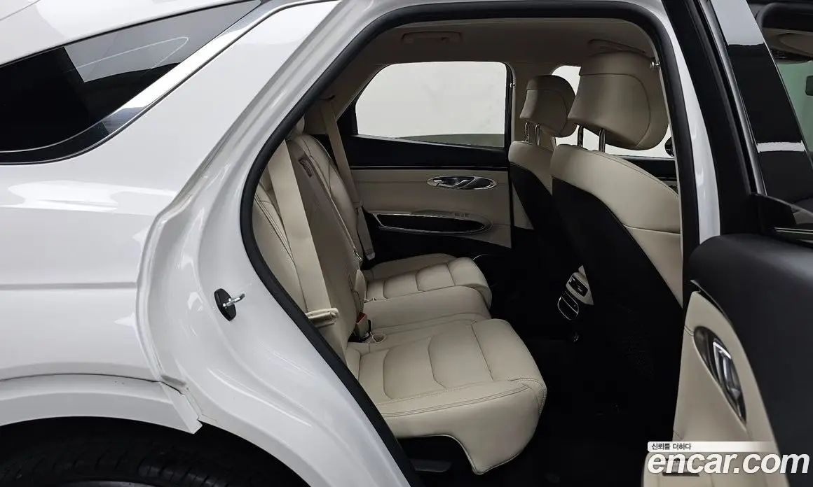 Genesis GV70 2022 2.5 автомат (гидро), фото 18 Genesis GV70 2022 2.5 автомат (гидро), фото 18