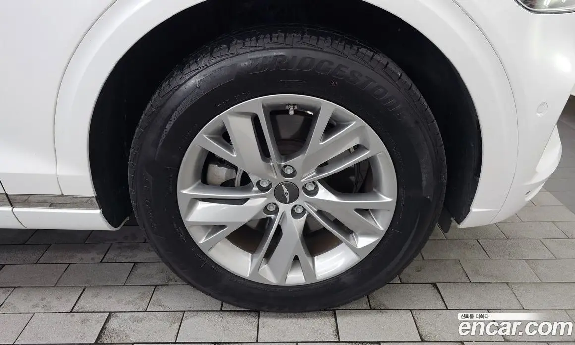 Genesis GV70 2022 2.5 автомат (гидро), фото 7 Genesis GV70 2022 2.5 автомат (гидро), фото 7