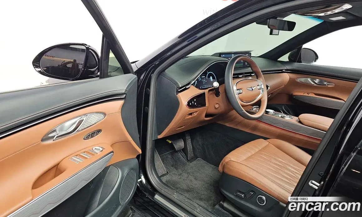 Genesis GV70 2023 2.5 автомат (гидро), фото 17 Genesis GV70 2023 2.5 автомат (гидро), фото 17