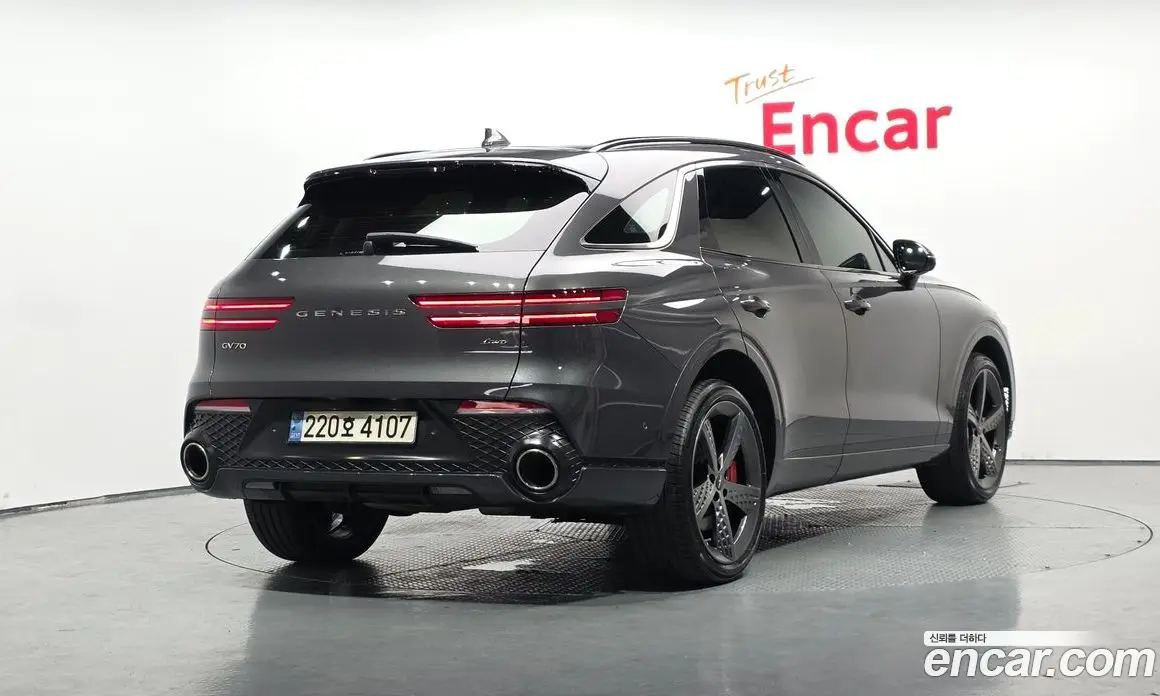 Genesis GV70 2023 3.5 автомат (гидро), фото 2 Genesis GV70 2023 3.5 автомат (гидро), фото 2