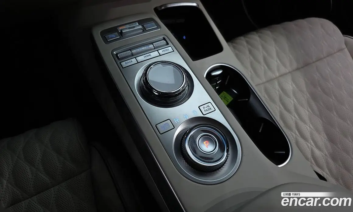 Genesis GV70 2023 3.5 автомат (гидро), фото 12 Genesis GV70 2023 3.5 автомат (гидро), фото 12