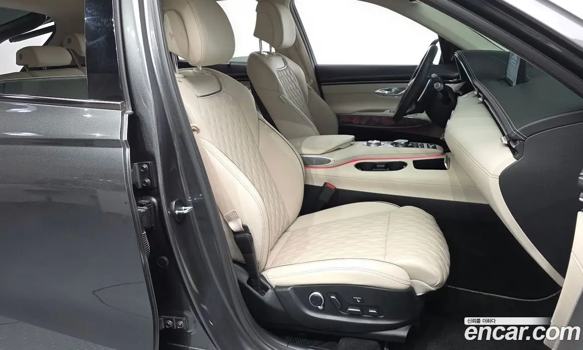 Genesis GV70 2023 3.5 автомат (гидро), фото 17 Genesis GV70 2023 3.5 автомат (гидро), фото 17
