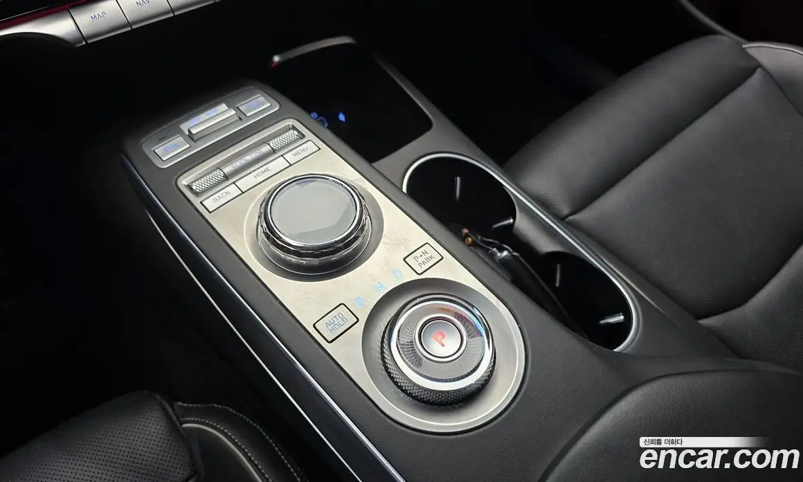 Genesis GV70 2023 2.5 автомат (гидро), фото 12 Genesis GV70 2023 2.5 автомат (гидро), фото 12