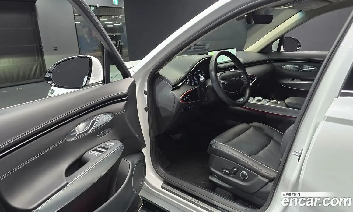 Genesis GV70 2023 2.5 автомат (гидро), фото 13 Genesis GV70 2023 2.5 автомат (гидро), фото 13